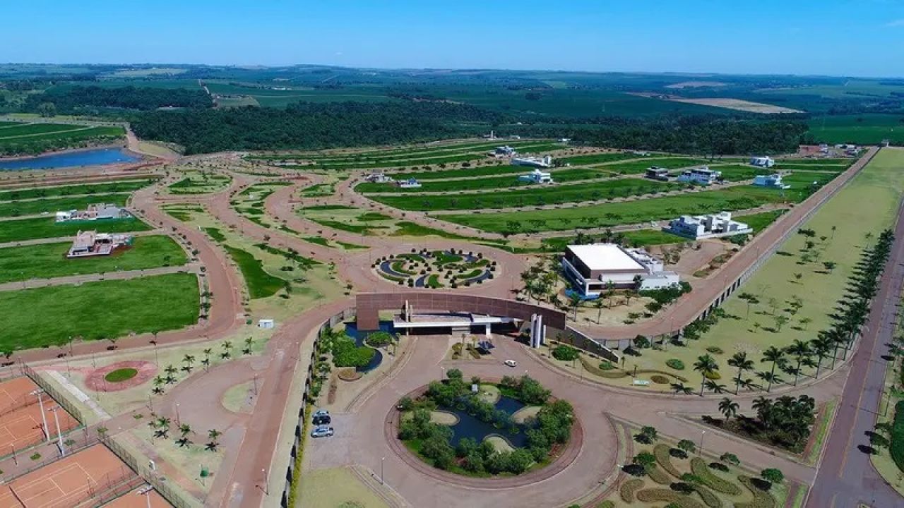 Loteamento_condomíni para venda no Jardins de Monet Residence em Maringá com 573,28m² por R$ 800.000,00