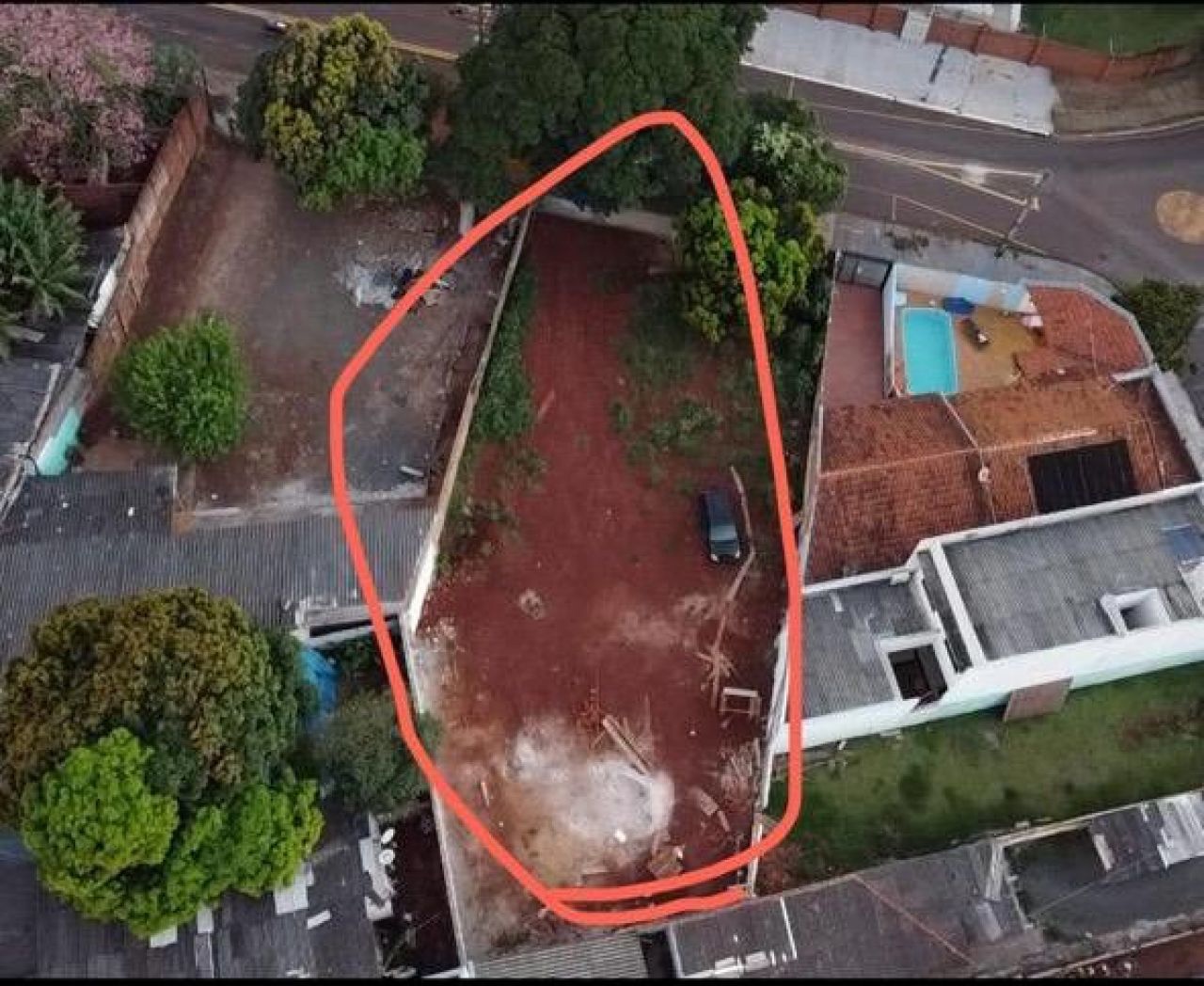 Terreno para venda no Zona 08 em Maringá com 614m² por R$ 1.350.000,00