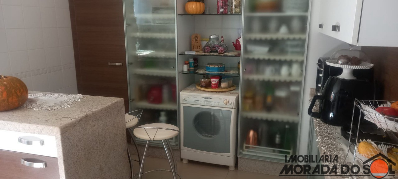 Sobrado para venda no bairro Vila Emília de Maringá - Foto 6