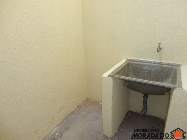 Casa Residencial para venda no bairro Conjunto Habitacional Requião de Maringá - Foto 4