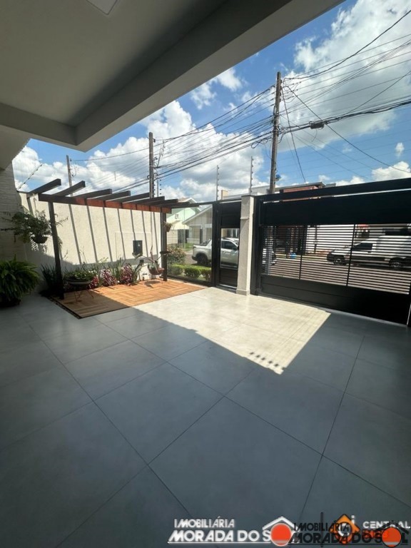 Sobrado para venda no bairro Jardim Iguaçu de Maringá - Foto 4