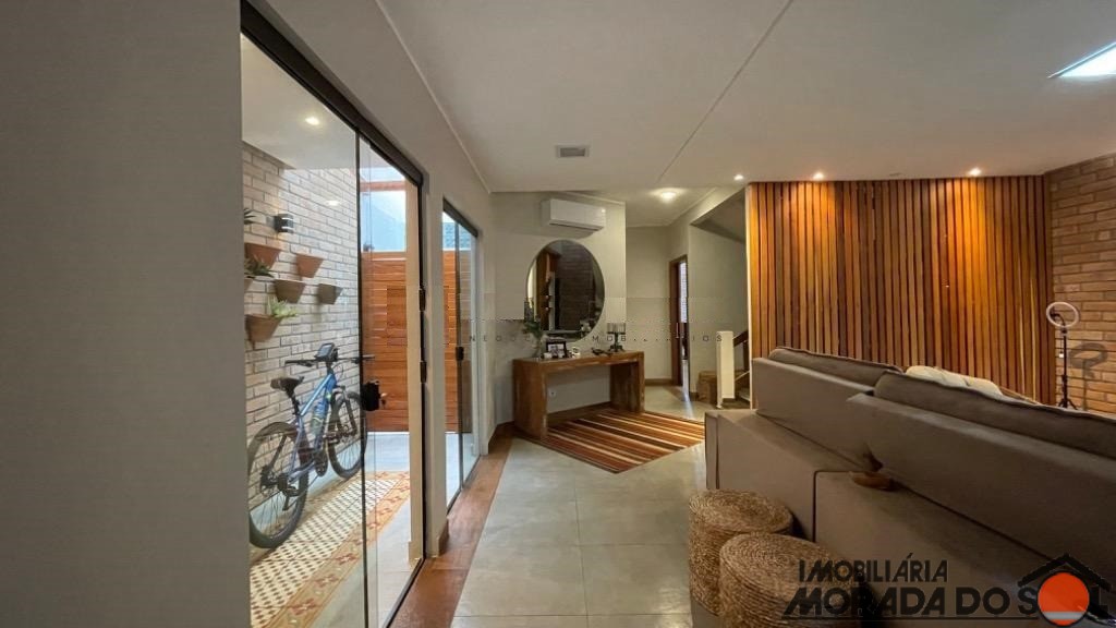 Sobrado para venda no Jardim Iguaçu em Maringá com 230m² por R$ 1.150.000,00