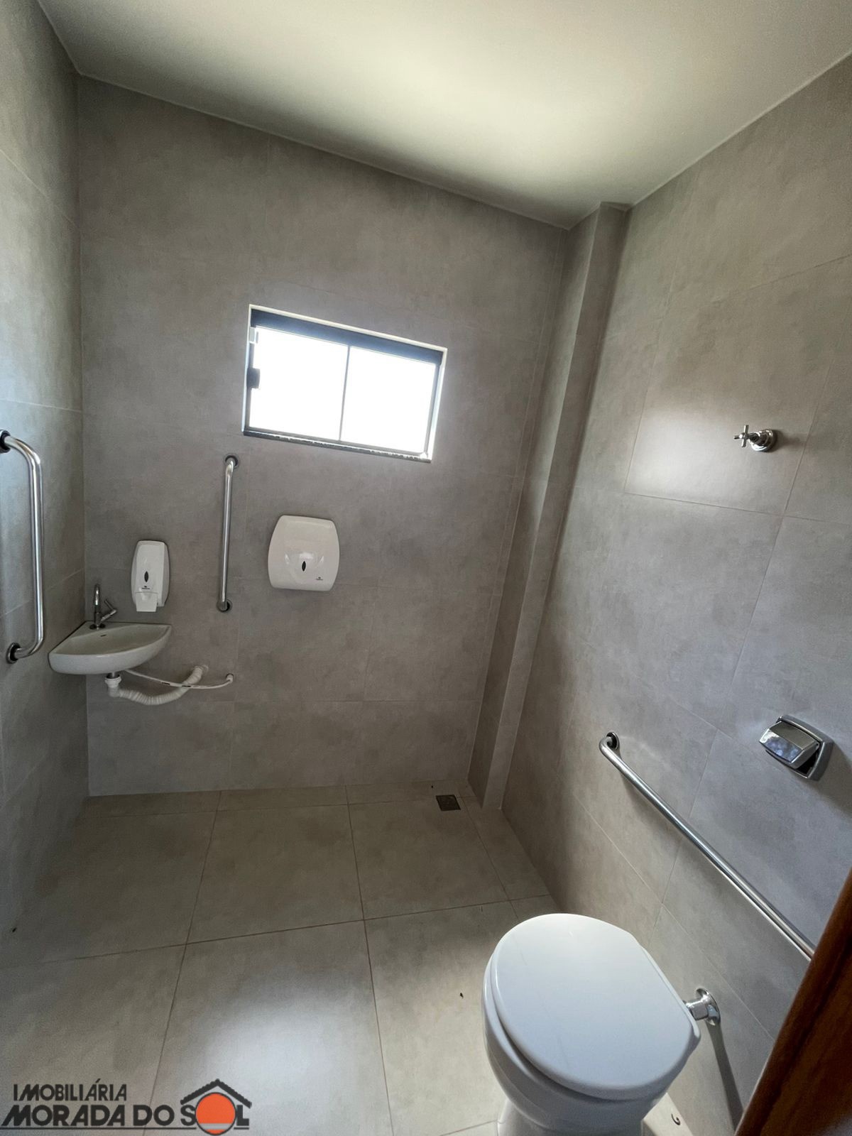 Galpão Comercial para venda no bairro Parque Industrial Bandeirantes de Maringá - Foto 12