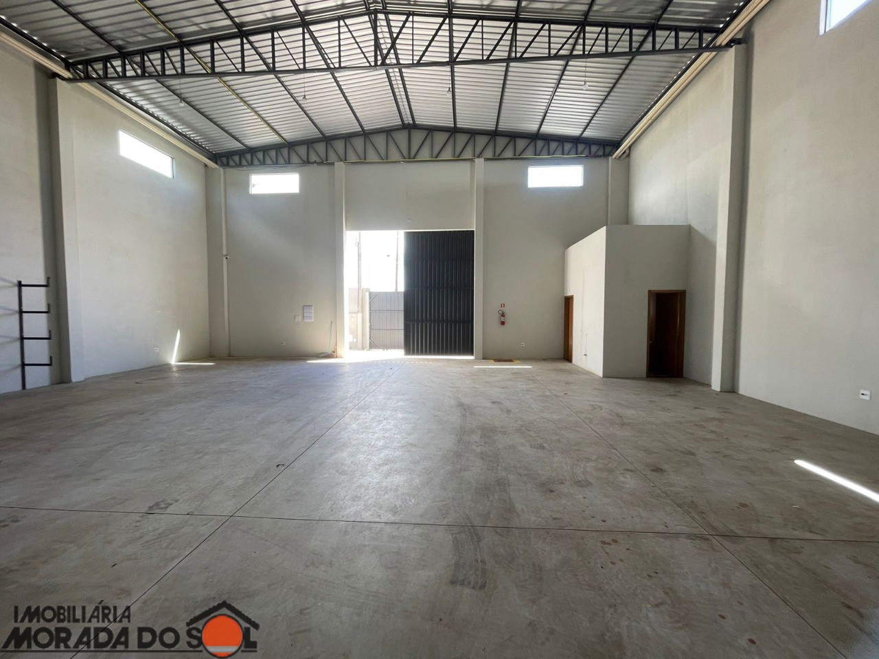 Galpão Comercial para venda no bairro Parque Industrial Bandeirantes de Maringá - Foto 16