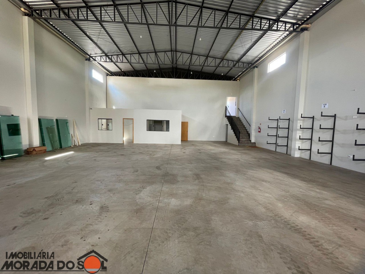 Galpão Comercial para venda no bairro Parque Industrial Bandeirantes de Maringá - Foto 20