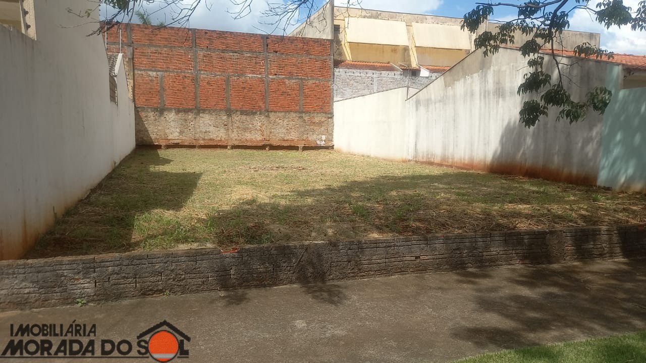 Terreno para venda no Jardim Paraíso em Maringá com 300m² por R$ 295.000,00