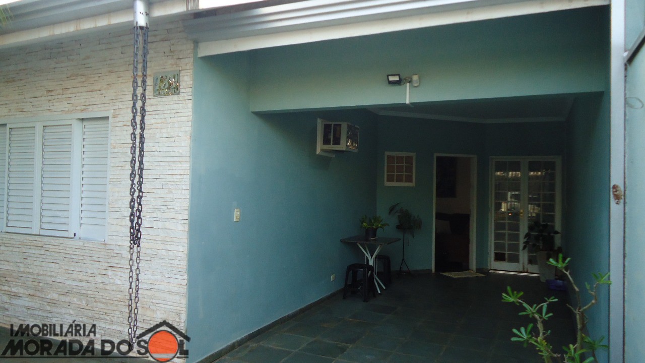 Casa Residencial para venda no bairro Jardim Santa Helena de Maringá - Foto 4