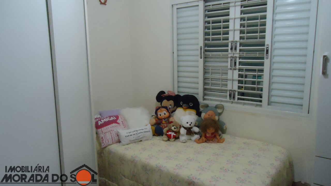 Casa Residencial para venda no bairro Jardim Santa Helena de Maringá - Foto 15