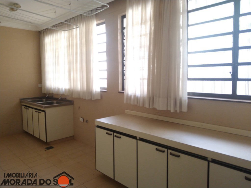Sobrado para venda no bairro Zona 02 de Maringá - Foto 43