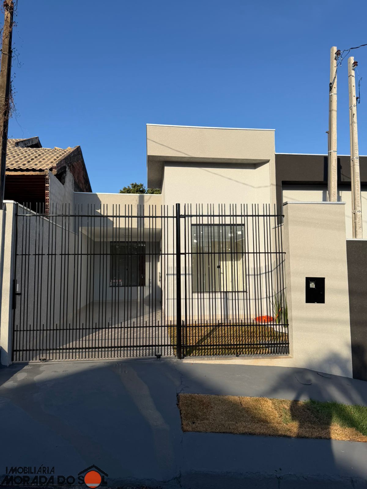 Casa Residencial para venda no Conjunto Habitacional Requião em Maringá com 75m² por R$ 400.000,00