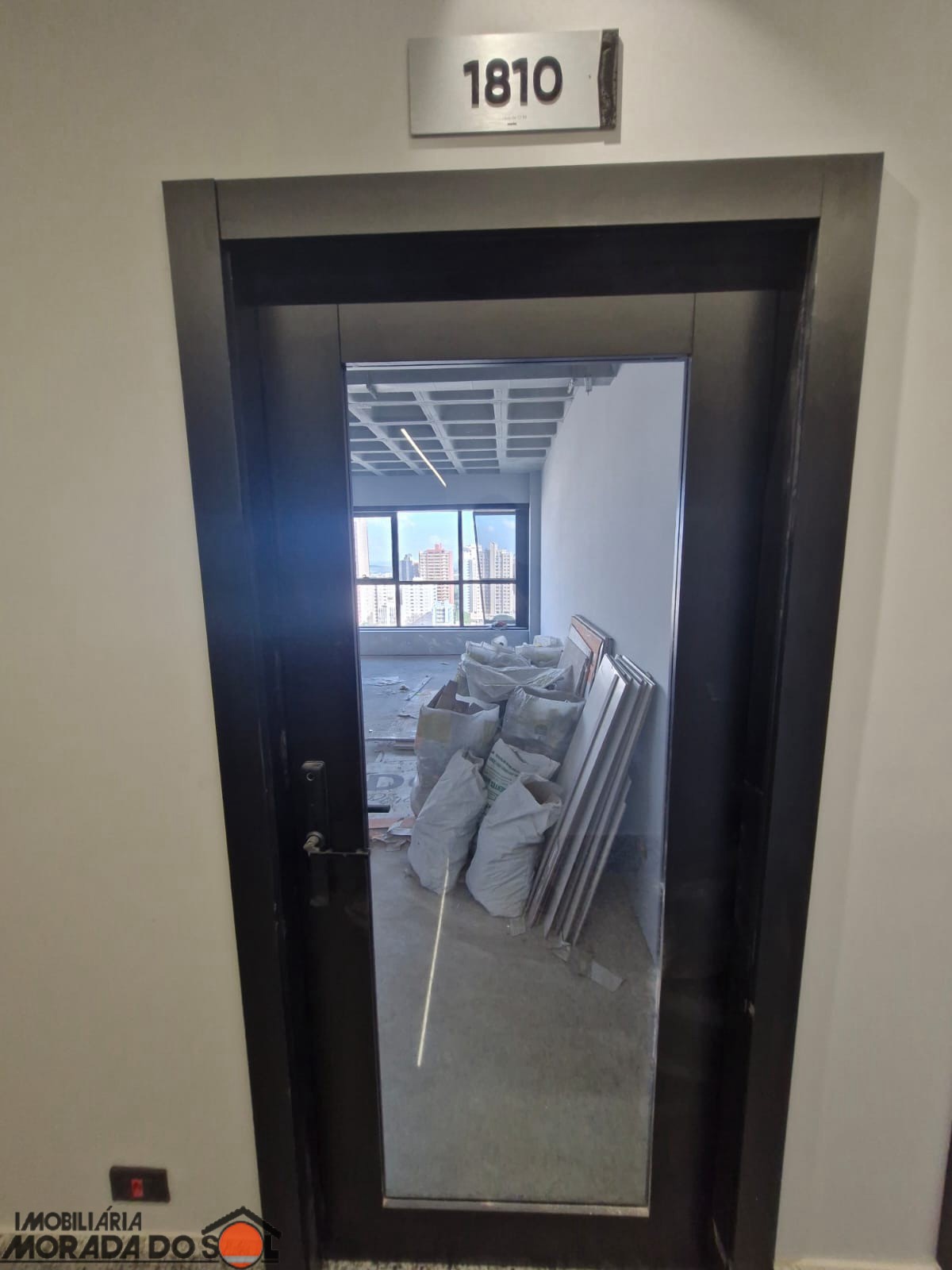 Sala Comercial para locacao no Zona Armazém em Maringá com 71,48m² por R$ 6.500,00