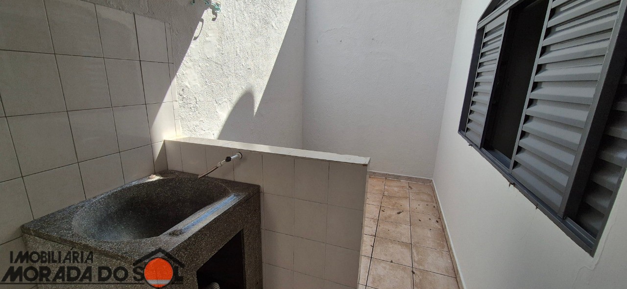 Sobrado para locação no bairro Zona 07 de Maringá - Foto 8