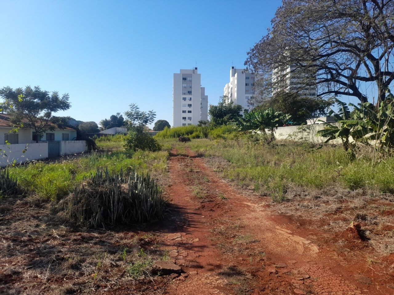 Terreno para venda no Jardim Alvorada em Maringá com 1.723m² por R$ 1.150.000,00