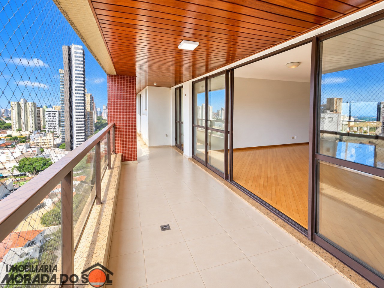 Apartamento para venda no Zona 04 em Maringá com 326,9m² por R$ 1.850.000,00