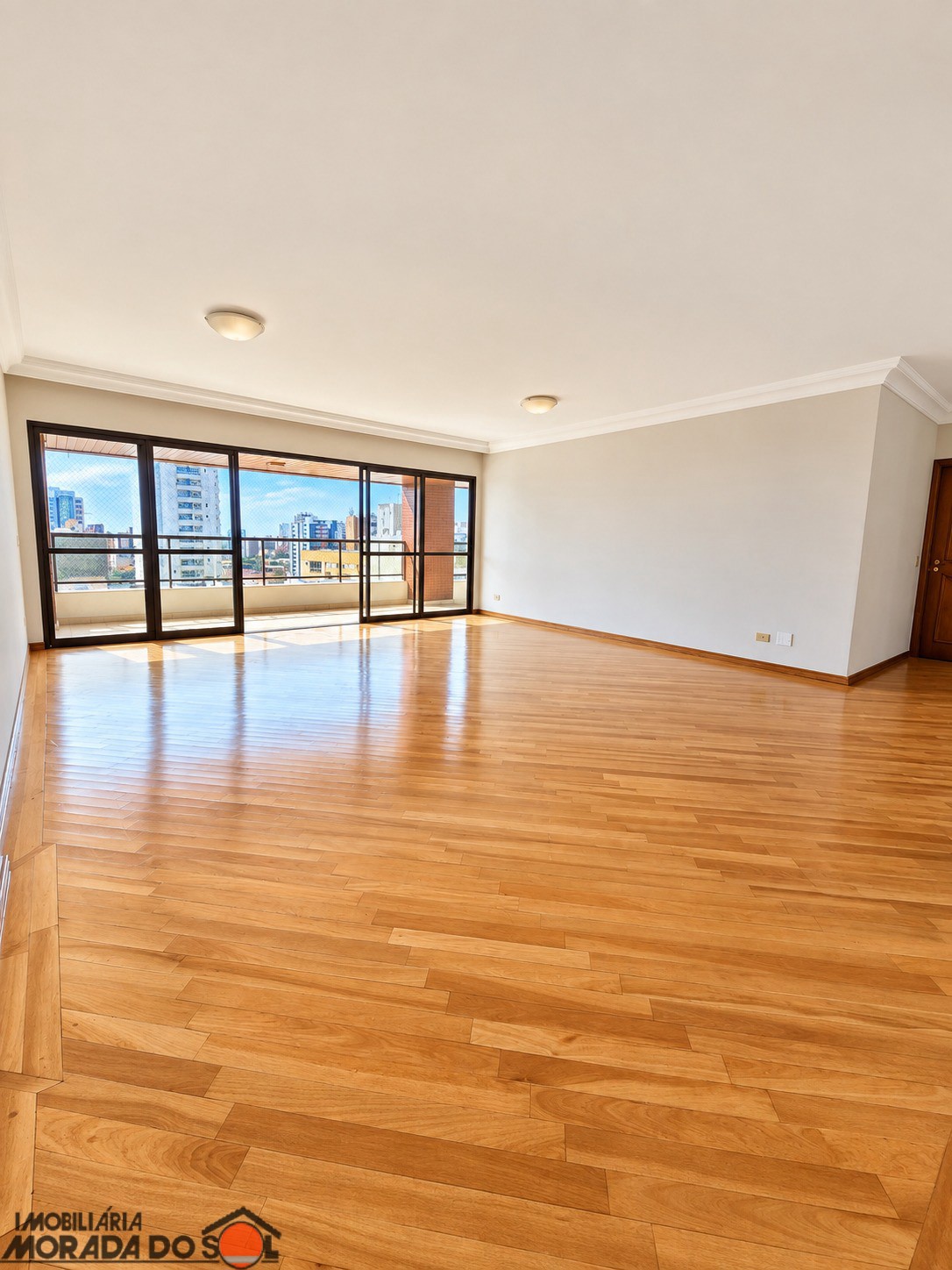 Apartamento para venda no Zona 04 em Maringá com 326,9m² por R$ 1.850.000,00
