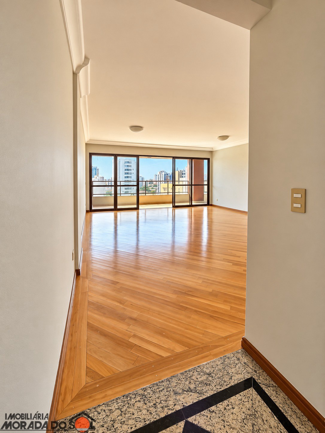 Apartamento para venda no Zona 04 em Maringá com 326,9m² por R$ 1.850.000,00