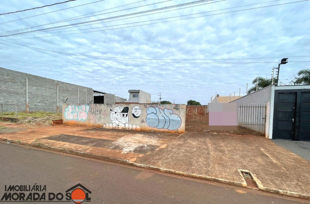 Terreno para venda no Jardim Oriental em Maringá com 878,88m² por R$ 950.000,00