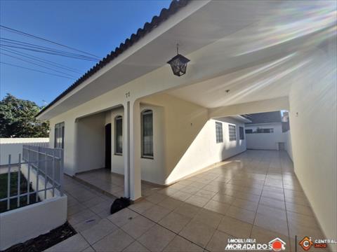 Casa Residencial para locacao no Zona 07 em Maringa com 120m² por R$ 1.899,00