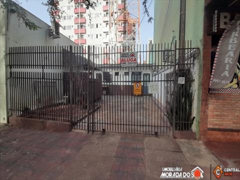 Kitinet para locacao no Zona 07 em Maringa com 30m² por R$ 750,00