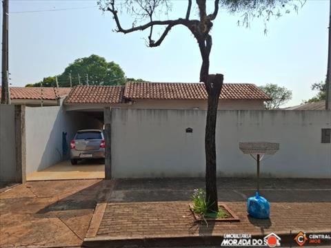 Casa Residencial para venda no Conjunto Habitacional Sanenge III em Maringa com 387,5m² por R$ 310.000,00