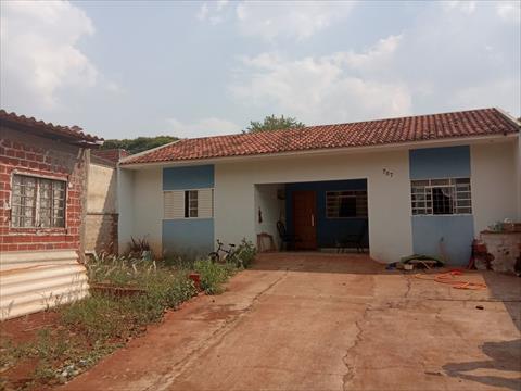 Casa Residencial para venda no Conjunto João de Barro Itaparica em Maringá com 430m² por R$ 300.000,00