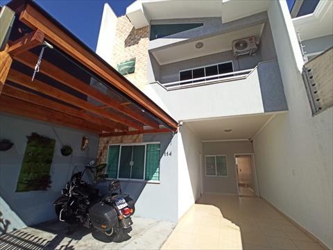 Sobrado para venda no Zona 28 em Maringá com 174m² por R$ 1.200.000,00