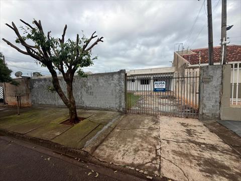 Casa Residencial para locacao no Jardim Califórnia em Sarandi com 300m² por R$ 1.300,00