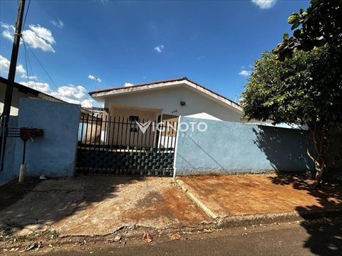 Casa Residencial para venda no Parque Residencial Bom Pastor em Sarandi com 200m² por R$ 215.000,00