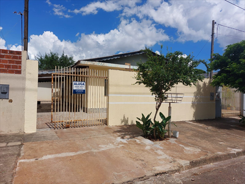 Casa Residencial para locacao no Jd. Porto Seguro em Maringá com 0m² por R$ 1.000,00