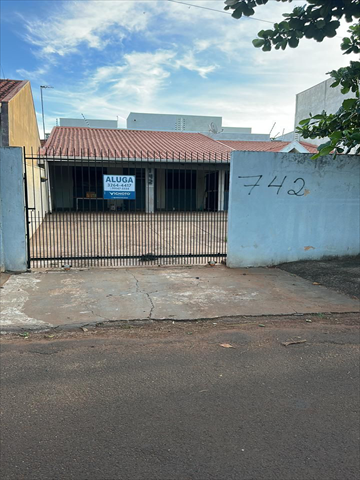 Casa Residencial para locacao no Jardim Tropical em Sarandi com 252m² por R$ 1.200,00