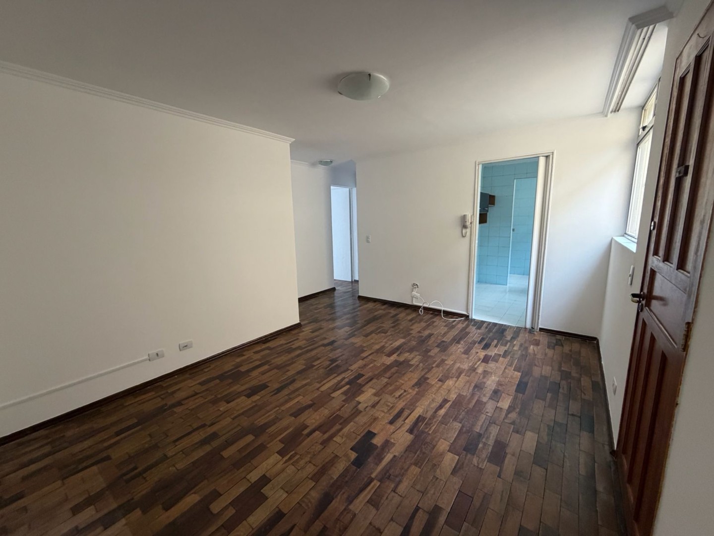 Apartamento para locacao no Parolin em Curitiba com 84m² por R$ 1.600,00