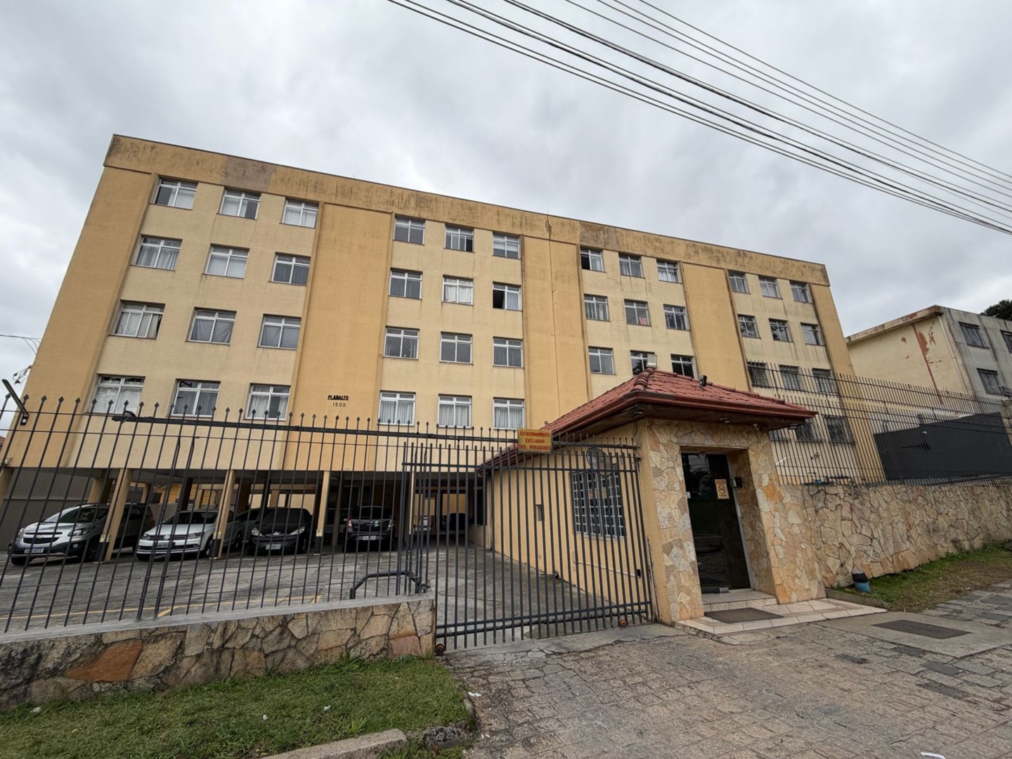 Apartamento para locacao no Parolin em Curitiba com 84m² por R$ 1.600,00