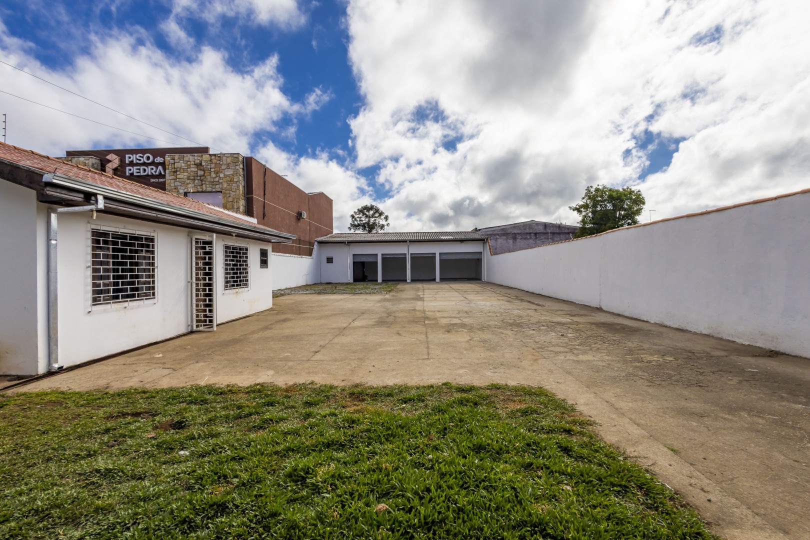 Terreno para locacao no Boqueirao em Curitiba com 594,81m² por R$ 6.700,00