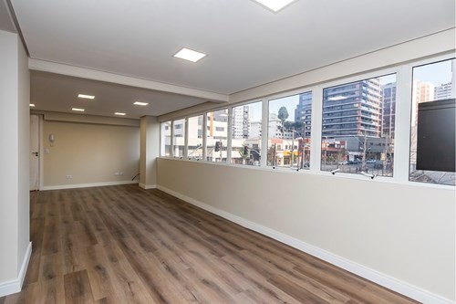Sala Comercial para locacao no Portao em Curitiba com 0m² por R$ 2.200,00