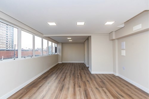 Sala Comercial para locacao no Portao em Curitiba com 0m² por R$ 2.200,00