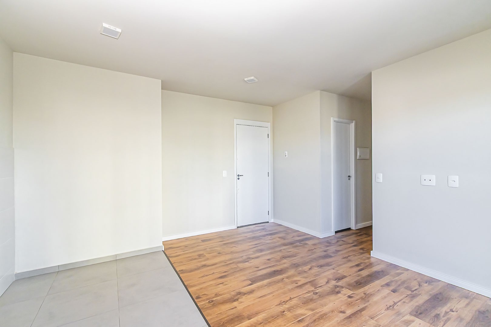 Apartamento para locacao no Hauer em Curitiba com 63m² por R$ 2.500,00