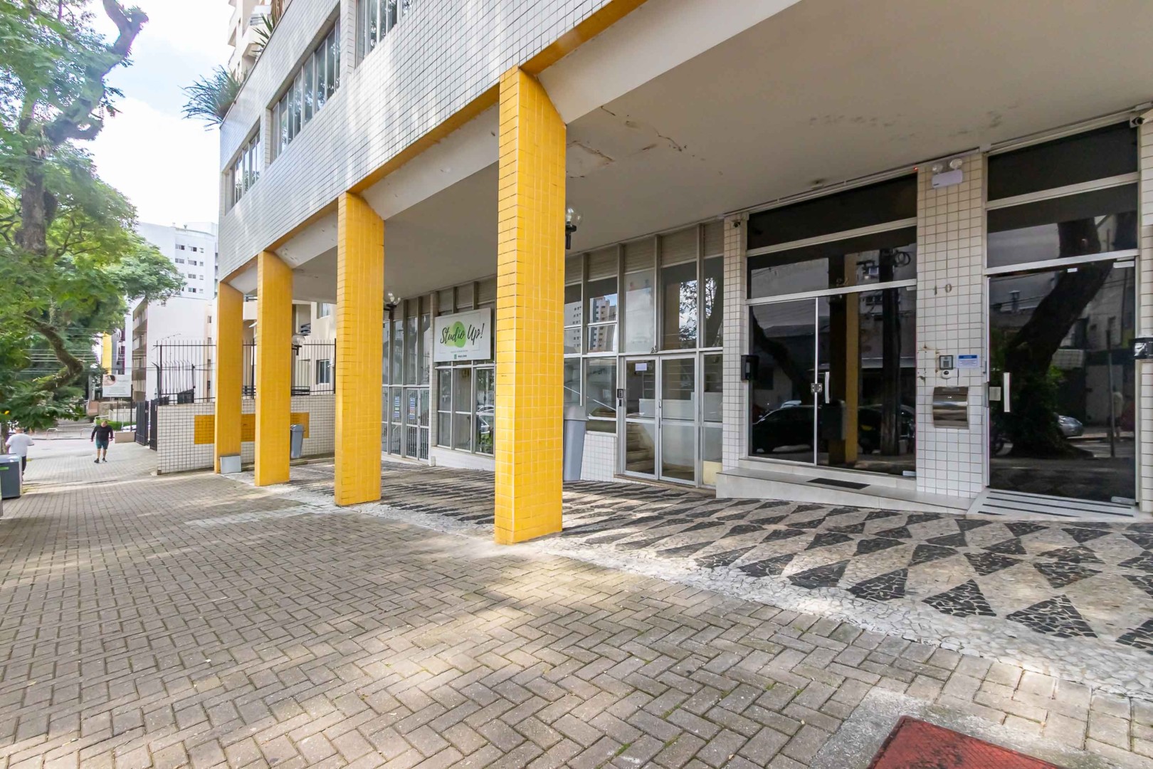 Apartamento para locacao no Portao em Curitiba com 35m² por R$ 1.700,00