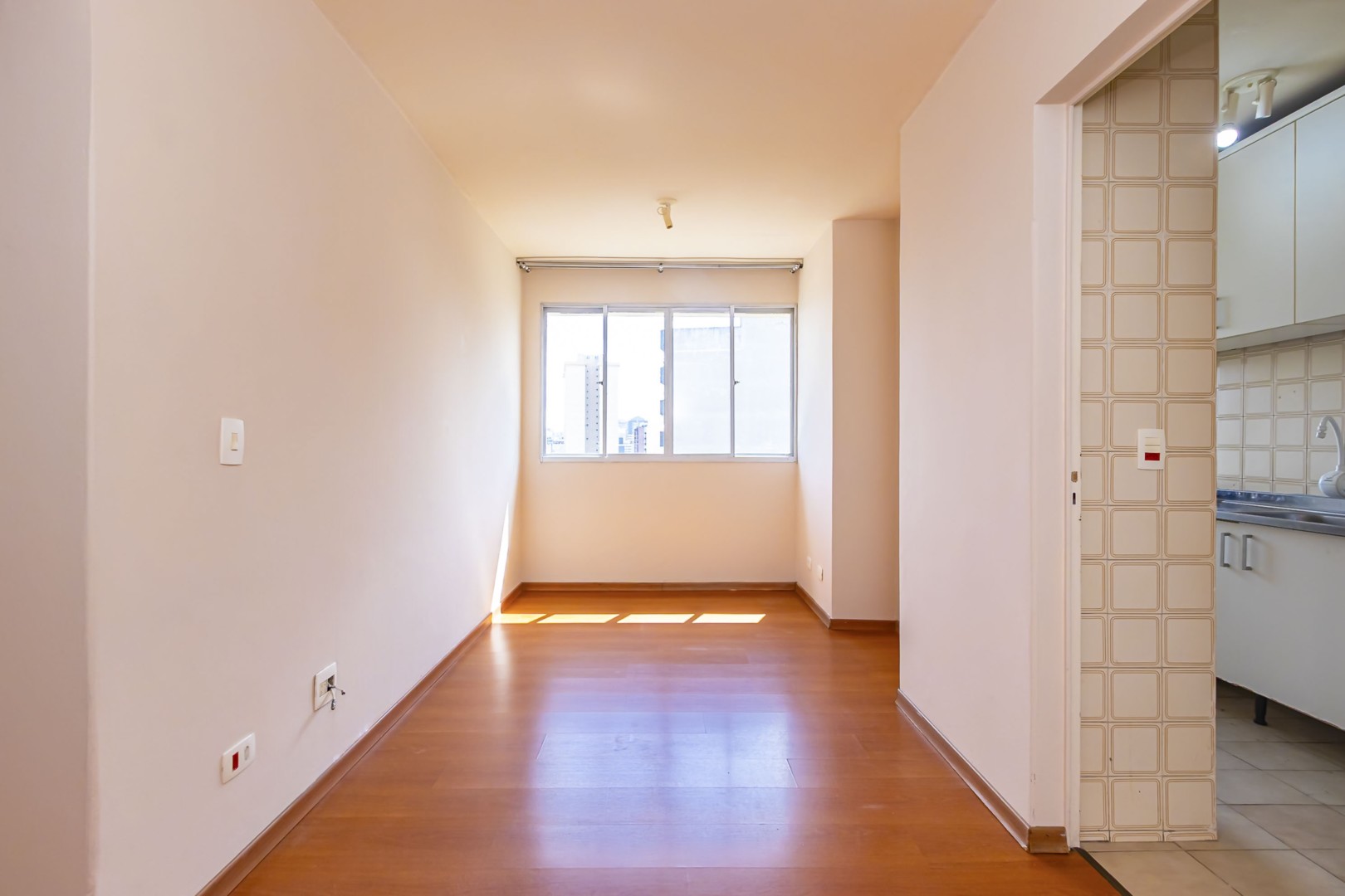 Apartamento para locacao no Portao em Curitiba com 35m² por R$ 1.700,00