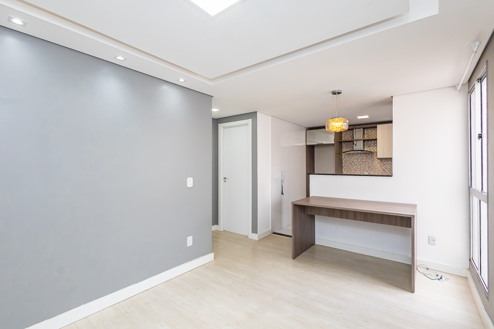 Apartamento para locacao no Pinheirinho em Curitiba com 56m² por R$ 2.000,00