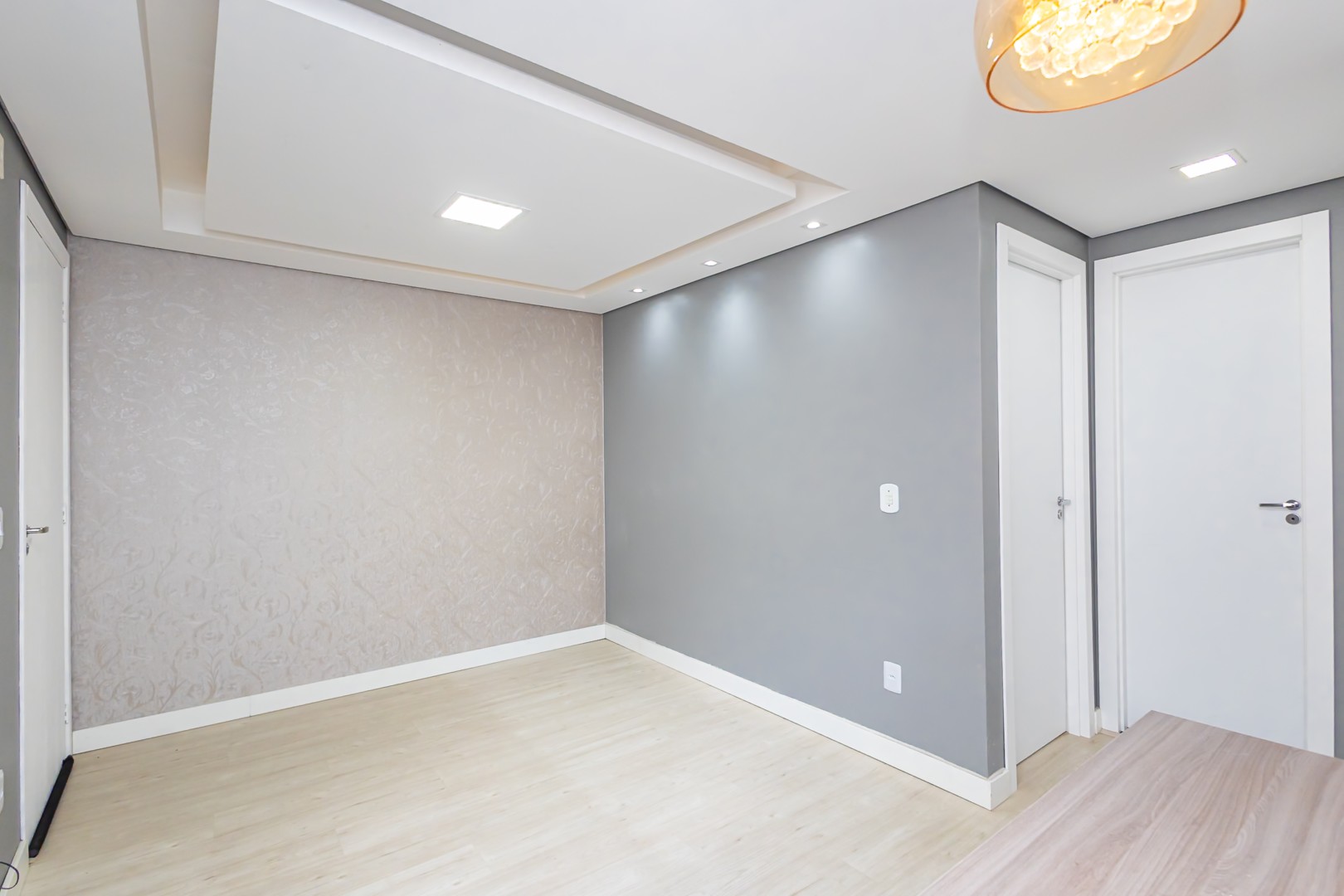 Apartamento para locacao no Pinheirinho em Curitiba com 56m² por R$ 2.000,00