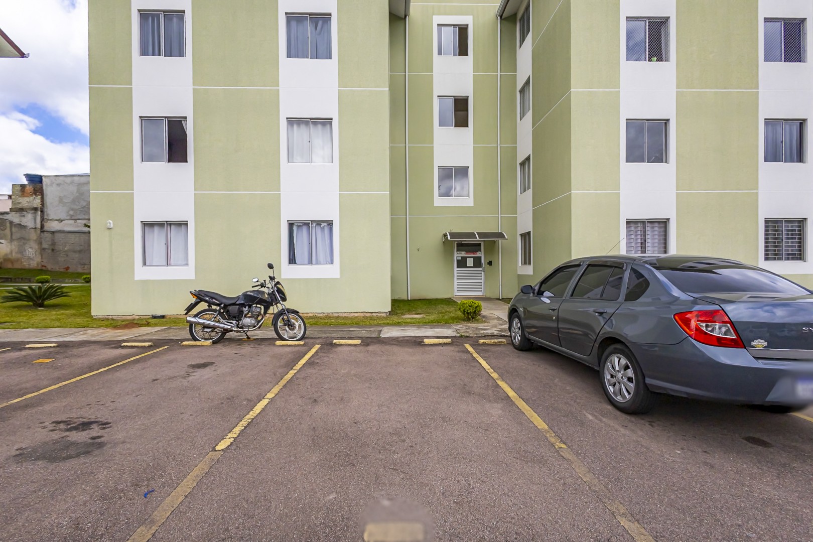 Apartamento para locacao no Tatuquara em Curitiba com 51,89m² por R$ 1.200,00