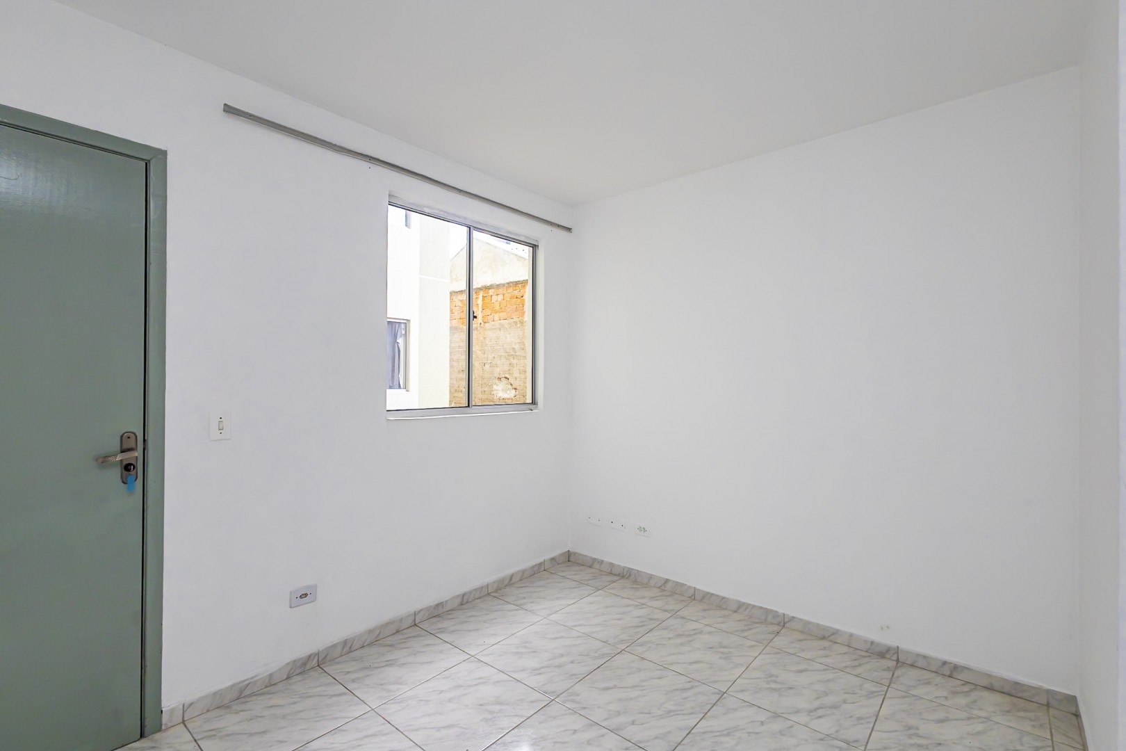 Apartamento para locacao no Tatuquara em Curitiba com 51,89m² por R$ 1.200,00