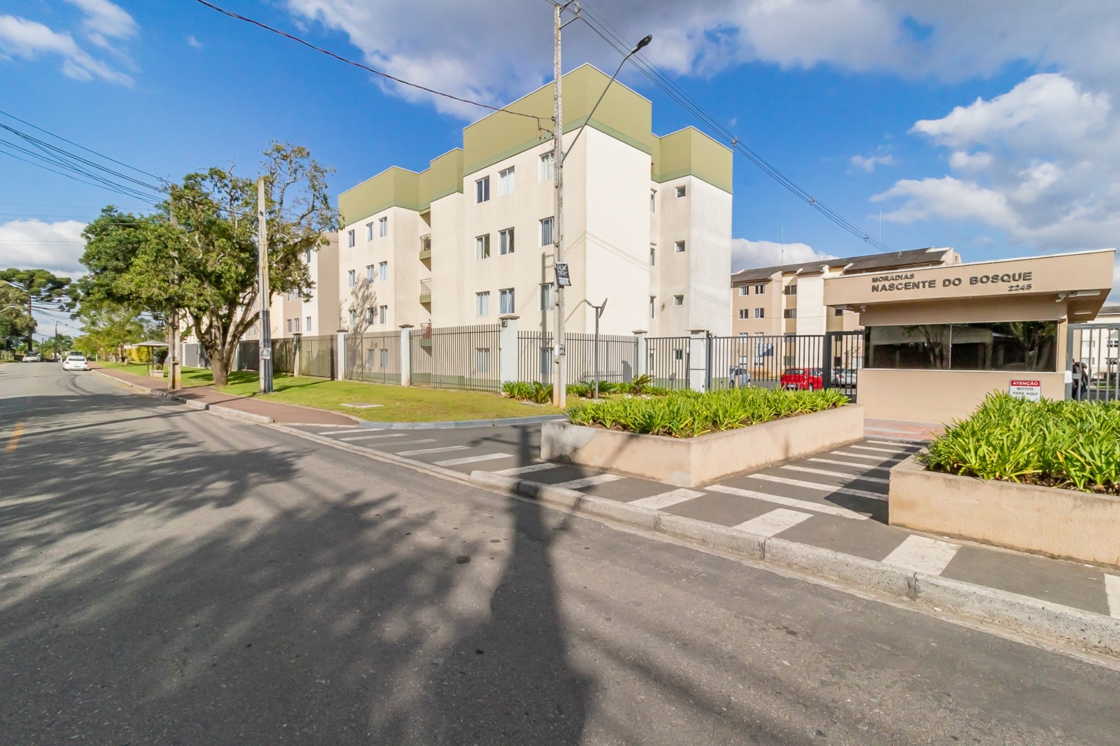 Apartamento para locacao no Santa Candida em Curitiba com 64,86m² por R$ 2.000,00