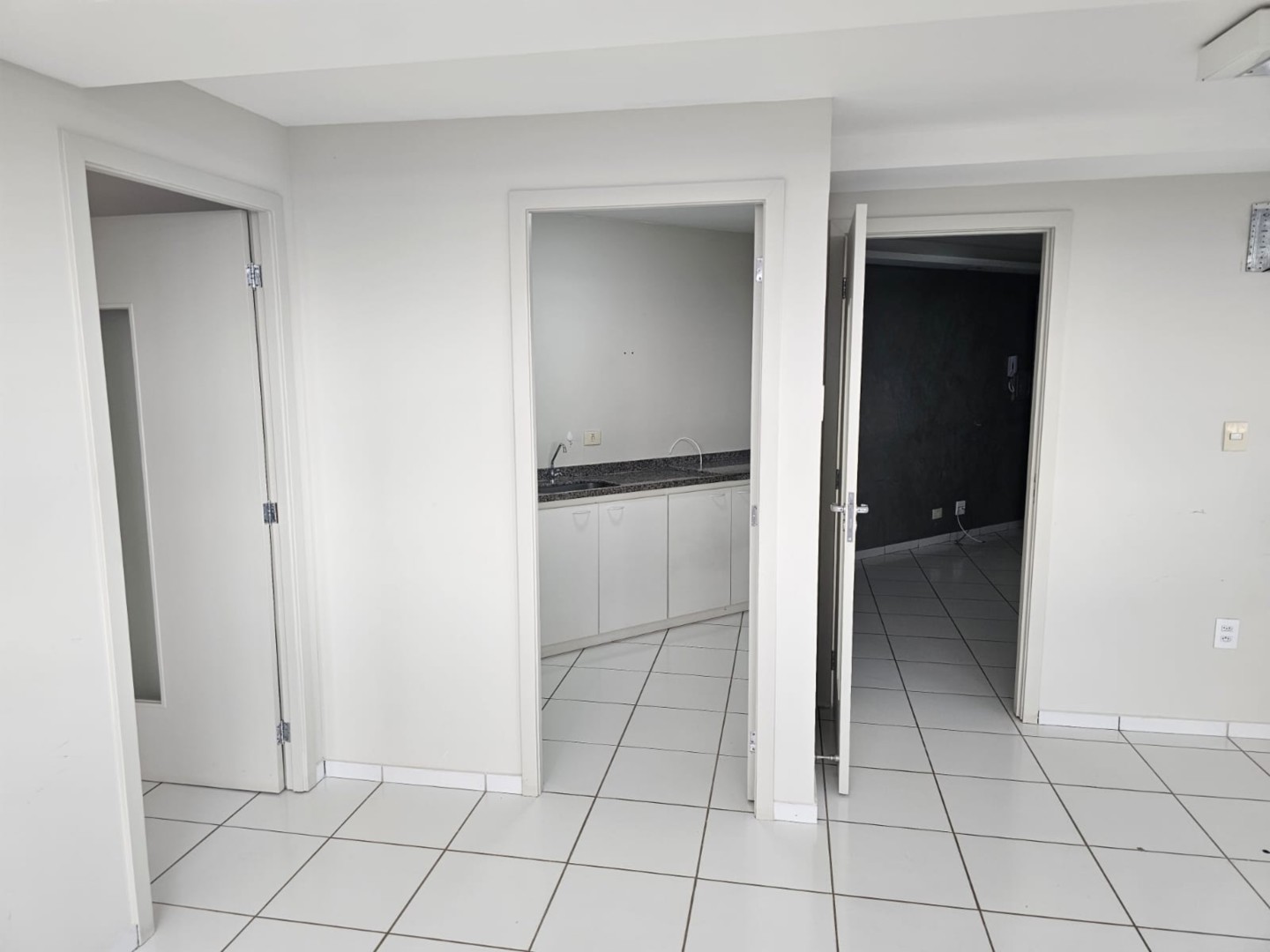 Sala Comercial para locacao no Centro em Londrina com 0m² por R$ 3.000,00