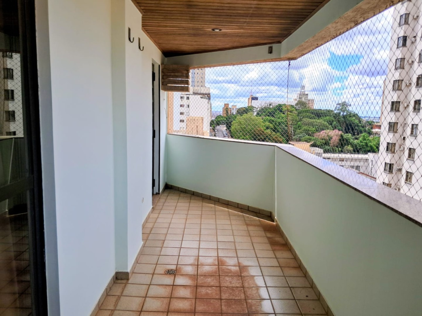Studio para locacao no Centro em Londrina com 0m² por R$ 1.200,00