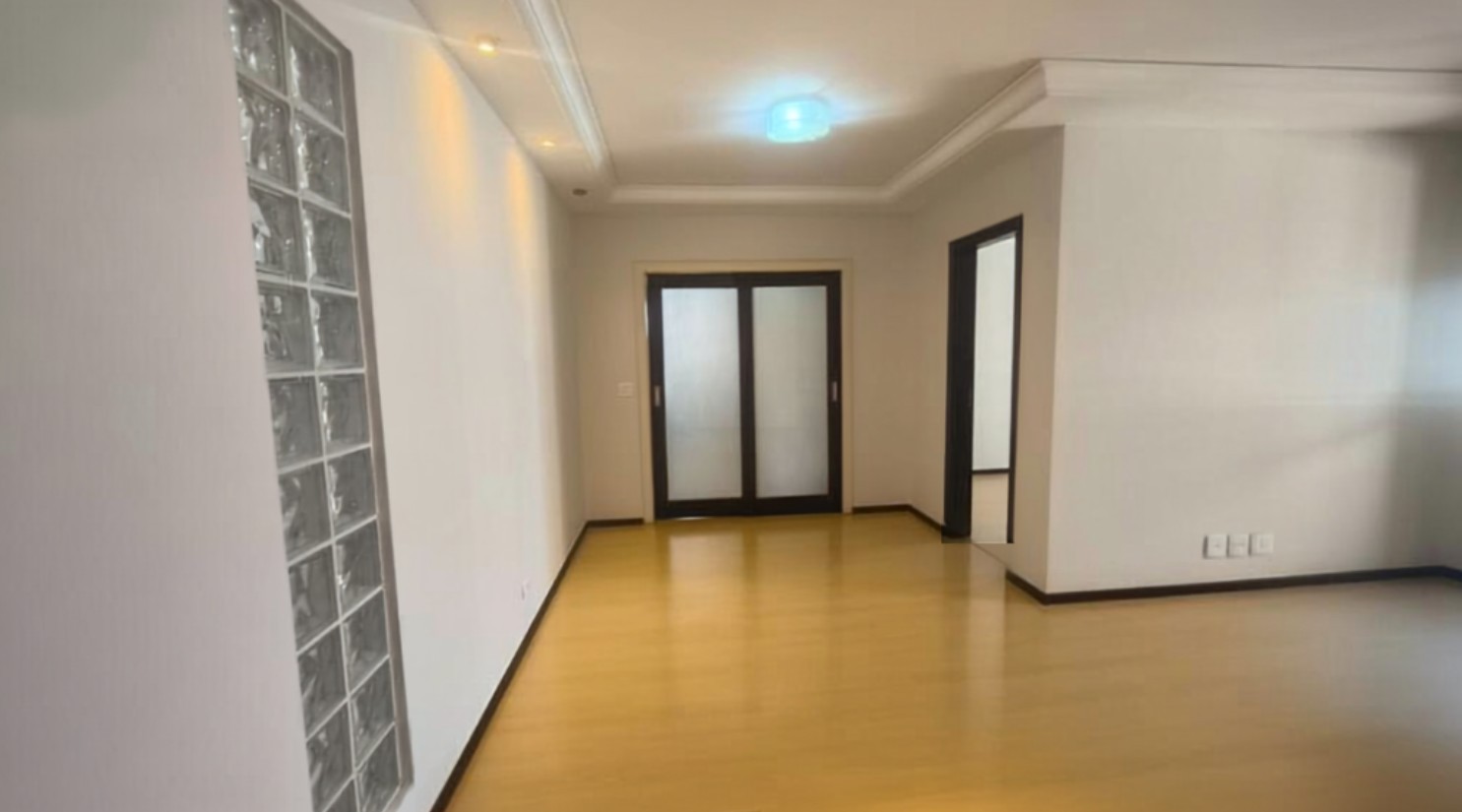 Apartamento para vendalocacaovenda e locacao no Gleba Fazenda Palhano em Londrina com 117m² por R$ 850.000,000,00