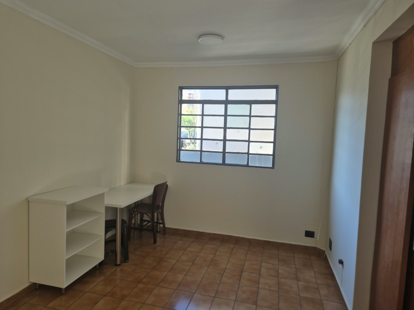 Apartamento para locacao no Centro em Londrina com 27,84m² por R$ 870,00