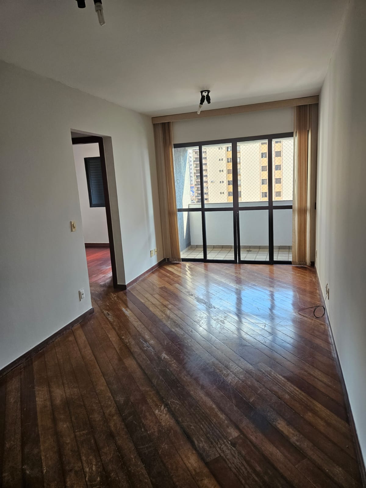 Apartamento para locacao no Centro em Londrina com 42,27m² por R$ 1.500,00