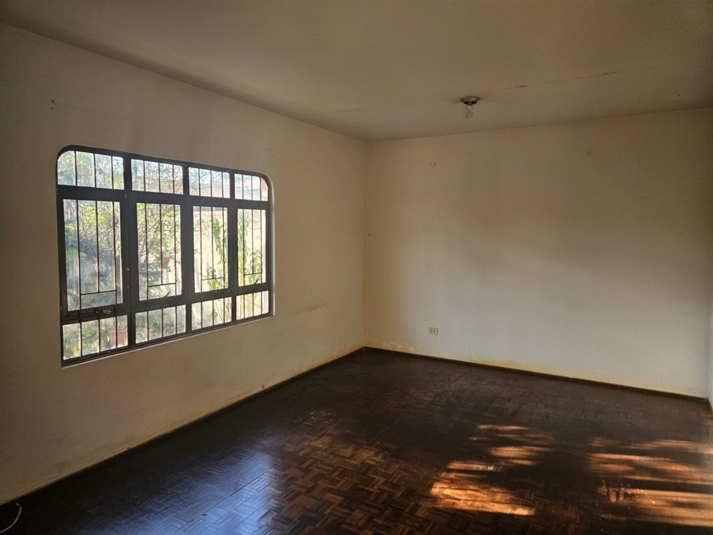 Casa para locacao no Messianico em Londrina com 145m² por R$ 2.500,00