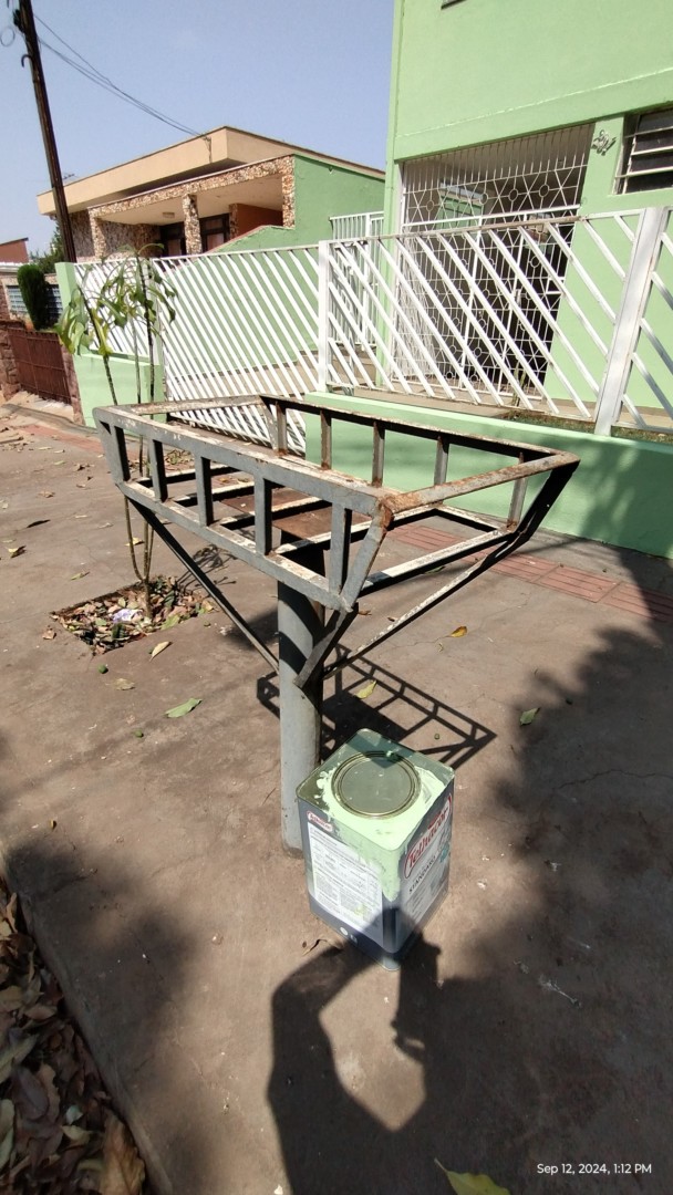 Casa para locacao no Vila Larsen 1 em Londrina com 198,45m² por R$ 3.500,00